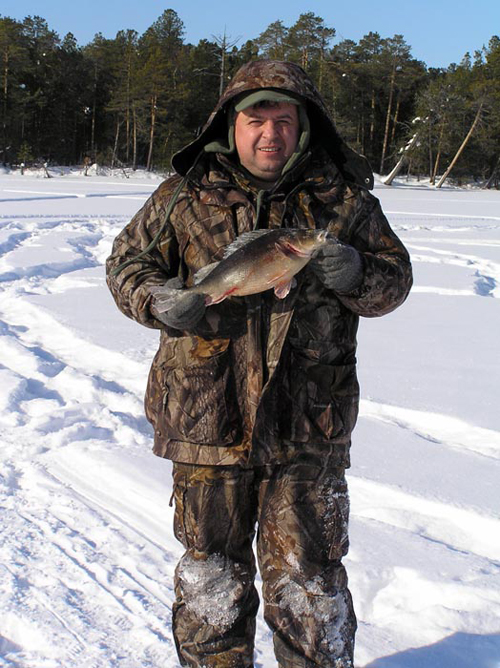 Зимняя рыбалка на рыболовной базе в Томской области